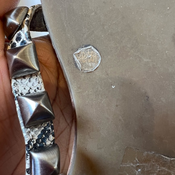 BCBGmaxazria size 6.5 flats.. - Picture 3 of 6